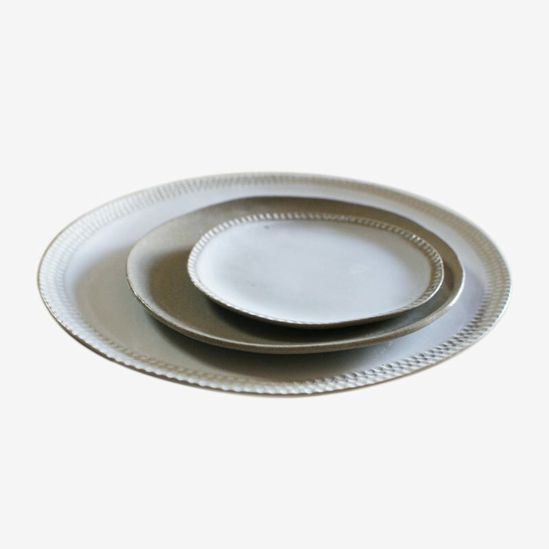 Assiette-grande-plate-en-gres-gravee-v1-1